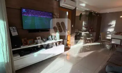 Apartamento com 3 quartos à venda no Santa Mônica, Uberlândia  por R$ 800.000