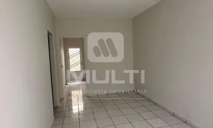 Casa com 2 quartos à venda no Santa Mônica, Uberlândia  por R$ 900.000