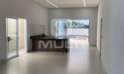 Casa com 3 quartos à venda na Cidade Jardim, Uberlândia  por R$ 1.390.000