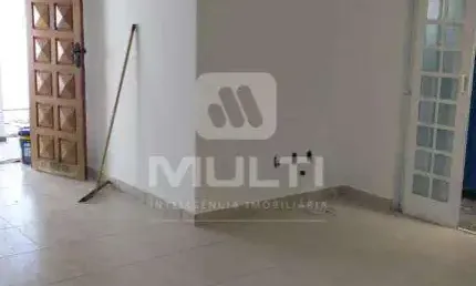 Casa com 3 quartos à venda no Custódio Pereira, Uberlândia  por R$ 580.000