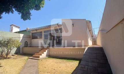 Casa com 4 quartos à venda na Cidade Jardim, Uberlândia  por R$ 900.000