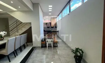 Casa com 3 quartos à venda no Jardim Holanda, Uberlândia 
