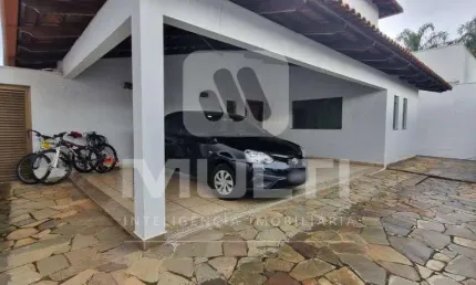 Casa com 4 quartos à venda no jardim holanda, uberlândia  por r$ 1.600.000