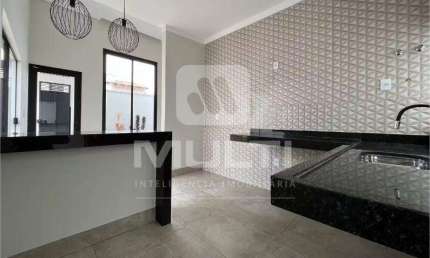 Casa com 3 quartos à venda no Vigilato Pereira, Uberlândia  por R$ 580.000