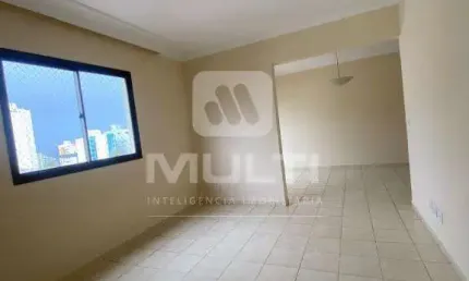 Apartamento com 3 quartos à venda em Saraiva, Uberlândia  por R$ 600.000
