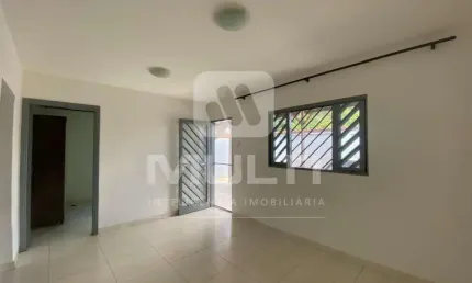 Casa com 5 quartos à venda no Jardim Auroras, Uberlândia  por R$ 400.000
