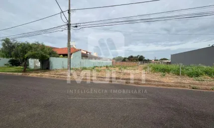 Terreno comercial à venda no Morada da Colina, Uberlândia  por R$ 900.000