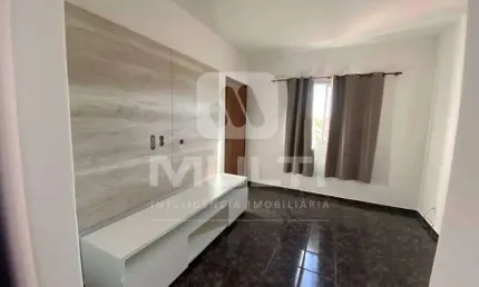 Apartamento com 2 quartos à venda no Jardim Ozanan, Uberlândia  por R$ 210.000