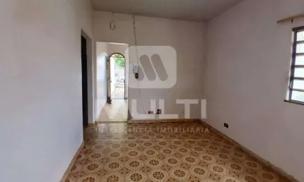 Casa com 3 quartos à venda no Centro, Uberlândia  por R$ 550.000