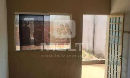 Casa com 2 quartos à venda no Jardim das Palmeiras, Uberlândia  por R$ 350.000