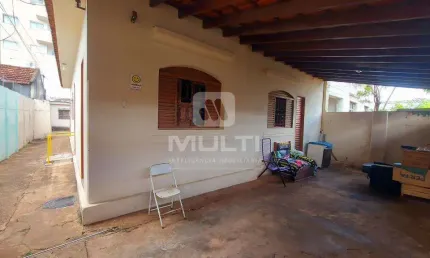 Casa com 3 quartos à venda no Martins, Uberlândia 