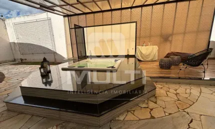 Casa com 3 quartos à venda no Jardim Karaíba, Uberlândia 