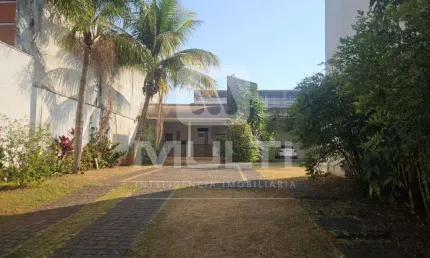 Casa comercial à venda no Daniel Fonseca, Uberlândia  por R$ 1.500.000