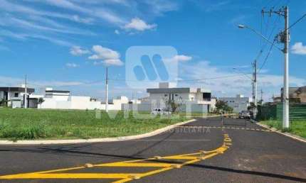 Terreno em condomínio fechado à venda no Shopping Park, Uberlândia  por R$ 430.000
