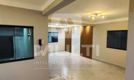 Casa com 4 quartos à venda no Santa Luzia, Uberlândia  por R$ 720.000