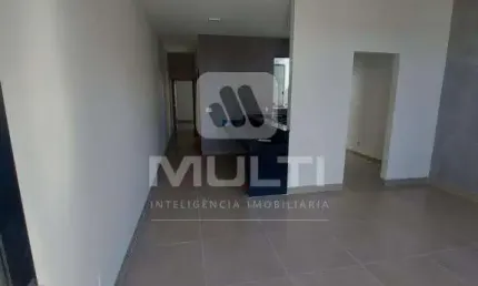 Casa com 2 quartos à venda no Jardim Holanda, Uberlândia  por R$ 330.000