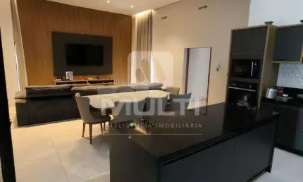 Casa com 5 quartos à venda no Jardim das Palmeiras, Uberlândia  por R$ 1.080.000