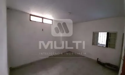 Casa com 5 quartos à venda em São Jorge, Uberlândia  por R$ 240.000