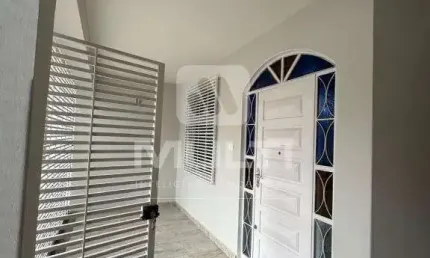 Casa com 4 quartos à venda no Centro, Uberlândia  por R$ 1.330.000