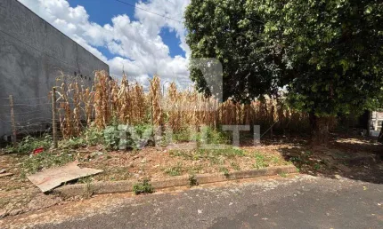 Terreno à venda no Presidente Roosevelt, Uberlândia  por R$ 210.000