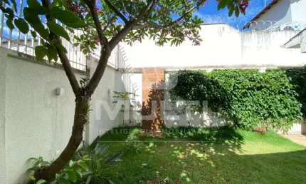 Casa com 3 quartos à venda no Tabajaras, Uberlândia  por R$ 1.200.000