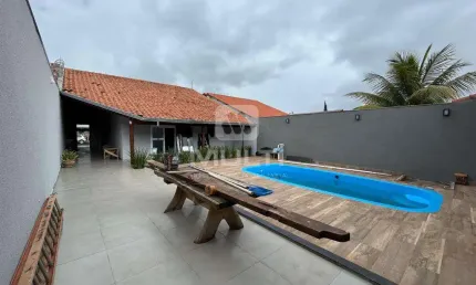 Casa com 4 quartos à venda em Granada, Uberlândia  por R$ 880.000