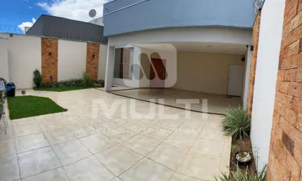 Casa com 3 quartos à venda no novo mundo, uberlândia  por r$ 860.000