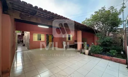 Casa com 4 quartos à venda no tancredo neves, uberlândia  por r$ 385.000