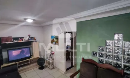Casa com 3 quartos à venda no Santa Luzia, Uberlândia  por R$ 450.000