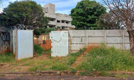 Sala comercial à venda no Tibery, Uberlândia  por R$ 560.000