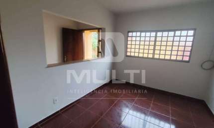Casa com 3 quartos à venda no Santa Mônica, Uberlândia  por R$ 650.000