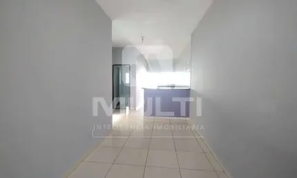 Casa com 2 quartos à venda no Jardim Europa, Uberlândia  por R$ 290.000