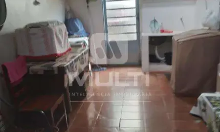 Casa com 3 quartos à venda no Santa Mônica, Uberlândia  por R$ 600.000