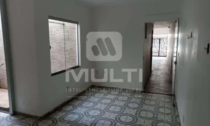 Casa comercial à venda no Jardim Patrícia, Uberlândia  por R$ 1.450.000