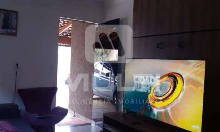 Casa com 3 quartos à venda no Luizote de Freitas, Uberlândia  por R$ 580.000