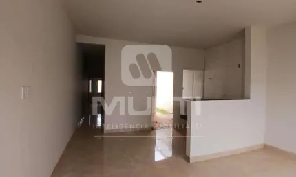 Casa com 2 quartos à venda no Jardim Auroras, Uberlândia  por R$ 280.000