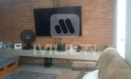 Casa com 3 quartos à venda no Tibery, Uberlândia  por R$ 800.000