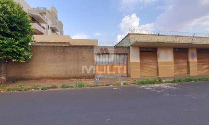 Terreno comercial à venda em Saraiva, Uberlândia  por R$ 1.300.000