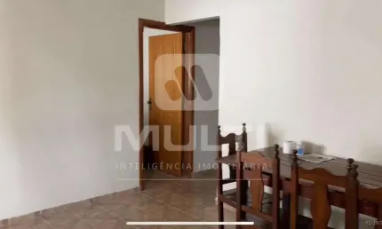 Casa com 4 quartos à venda no Jardim das Palmeiras, Uberlândia  por R$ 380.000