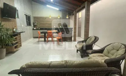 Casa com 6 quartos à venda no Jardim Ipanema I, Uberlândia  por R$ 450.000