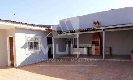 Casa com 4 quartos à venda no Brasil, Uberlândia  por R$ 700.000