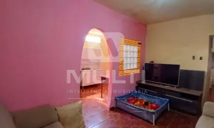 Casa com 3 quartos à venda no Custódio Pereira, Uberlândia  por R$ 350.000