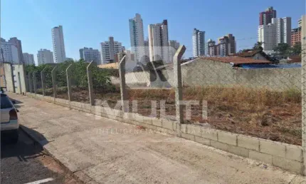 Terreno à venda no Martins, Uberlândia  por R$ 750.000
