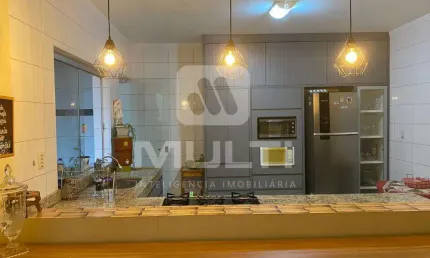 Casa com 3 quartos à venda no Jardim Holanda, Uberlândia  por R$ 400.000