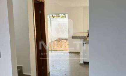 Casa em condomínio fechado com 3 quartos à venda no Valparaíso, Uberlândia  por R$ 980.000