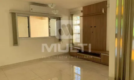 Casa com 5 quartos à venda no Jaraguá, Uberlândia  por R$ 650.000