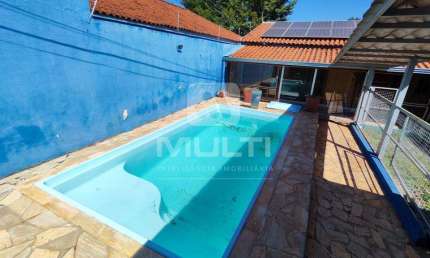 Casa com 3 quartos à venda na Vila Póvoa, Uberlândia  por R$ 580.000