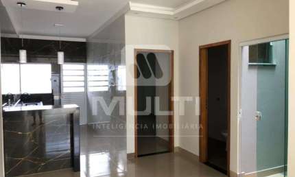 Casa com 2 quartos à venda no Parque Santo Antônio, Uberlândia  por R$ 325.000