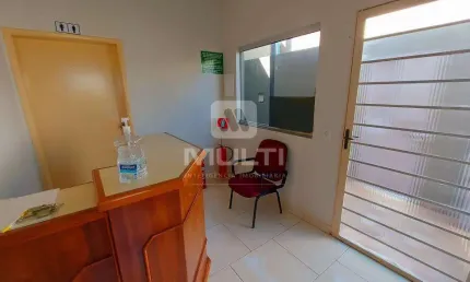 Ponto comercial à venda em Granada, Uberlândia  por R$ 850.000