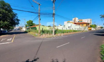Terreno comercial à venda no Presidente Roosevelt, Uberlândia  por R$ 1.100.000